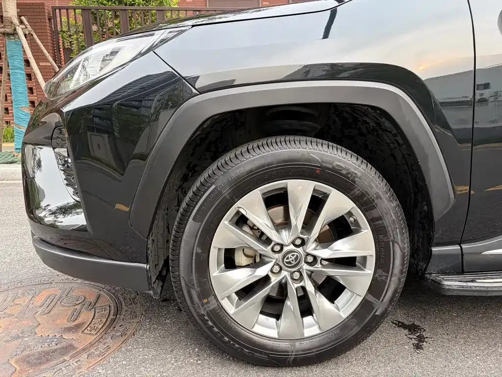 Toyota Wildlander — фото 10