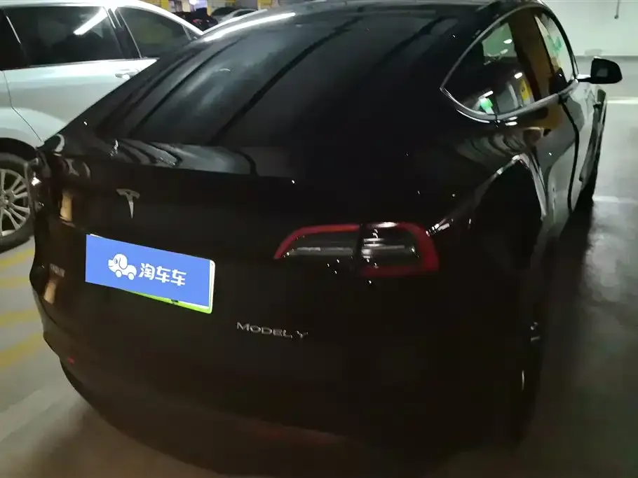 Tesla Model Y — фото 5
