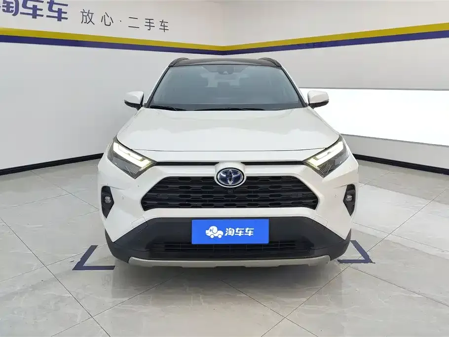 Toyota RAV4 — фото 8