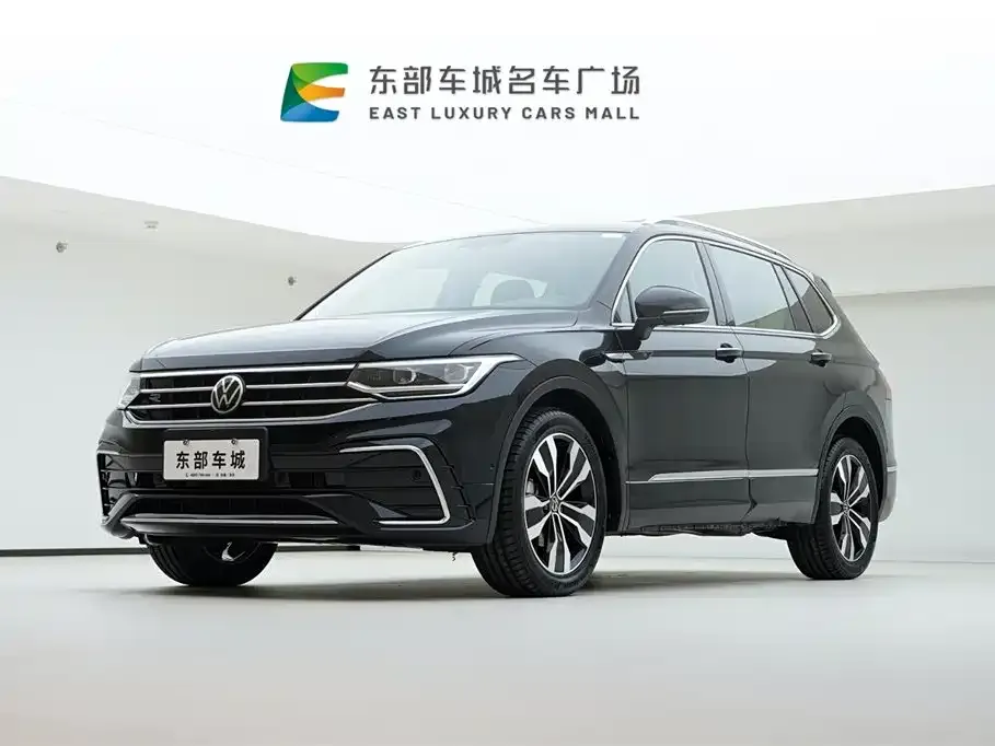 Volkswagen Tiguan L — фото 1