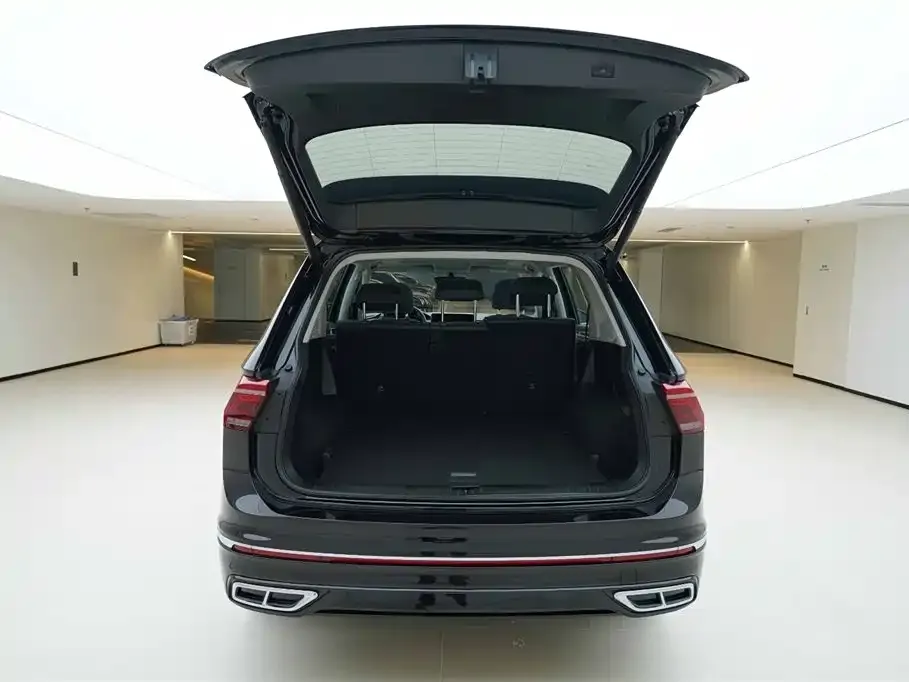 Volkswagen Tiguan L — фото 7