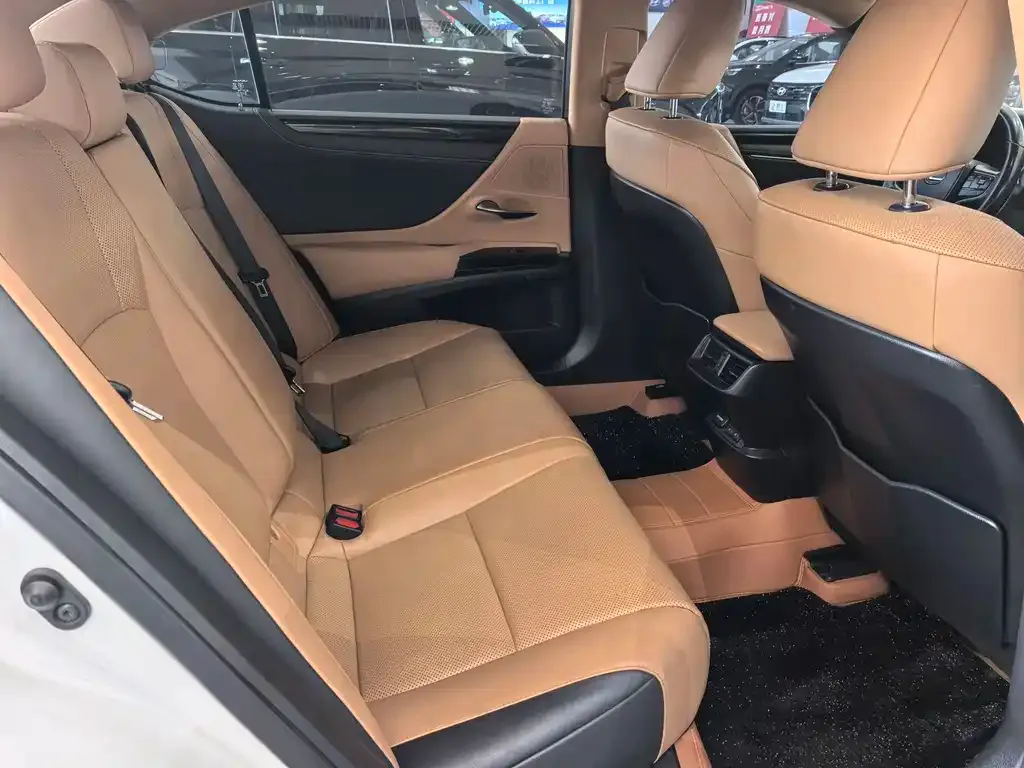 Lexus ES 2021 из CN, фото 8