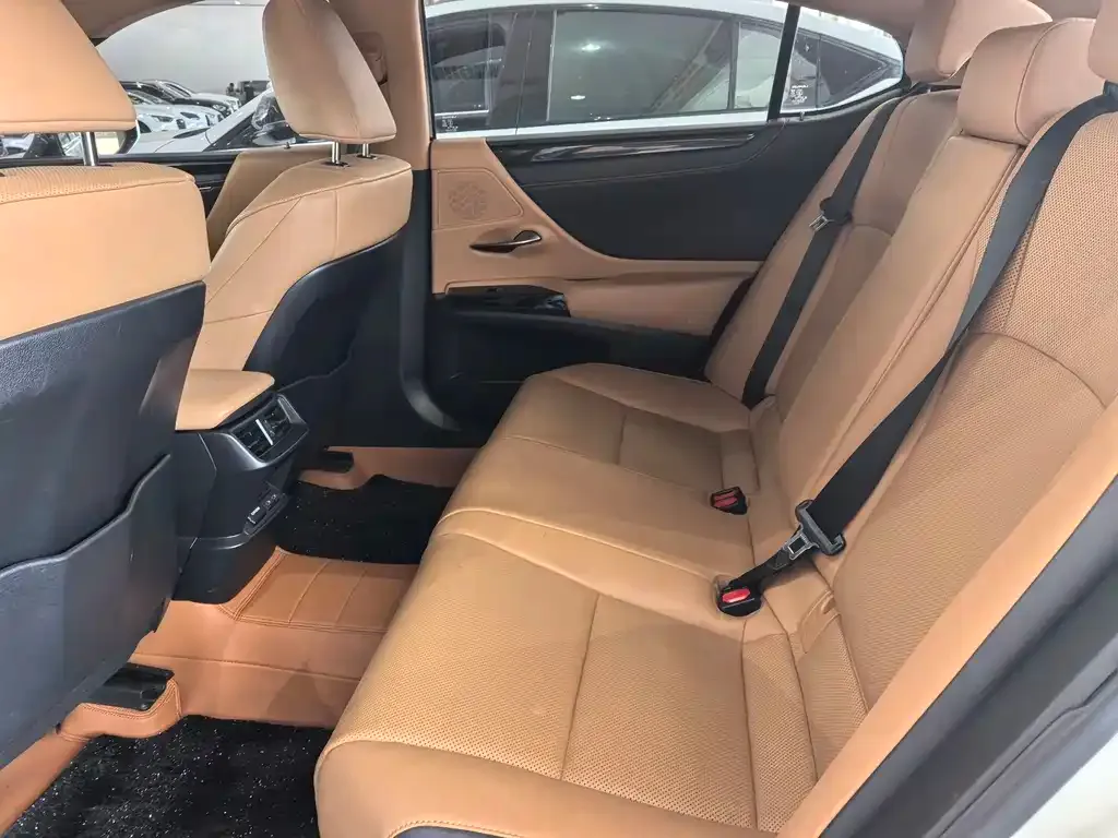 Lexus ES 2021 из CN, фото 5