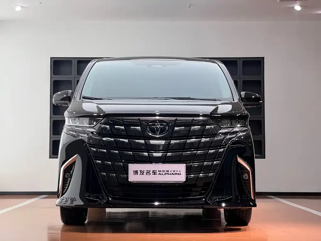 Toyota Alphard — фото 3