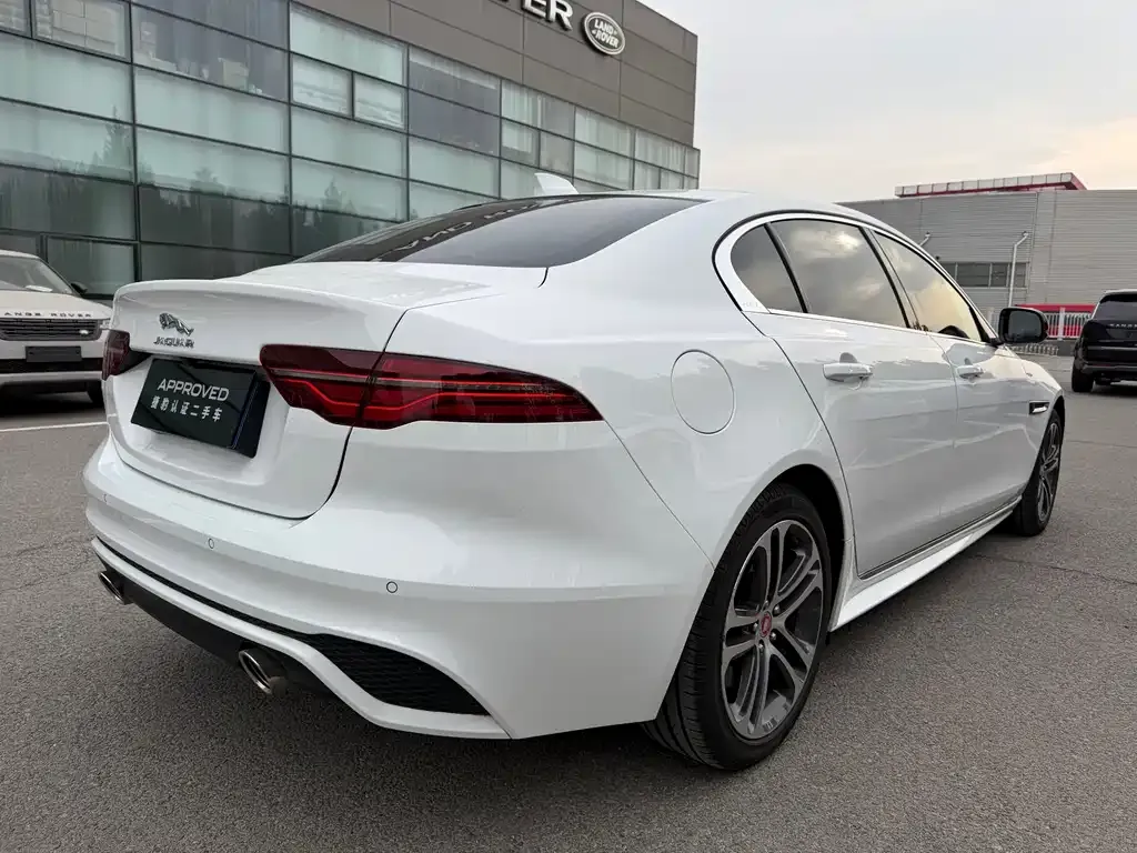 Jaguar XEL — фото 10