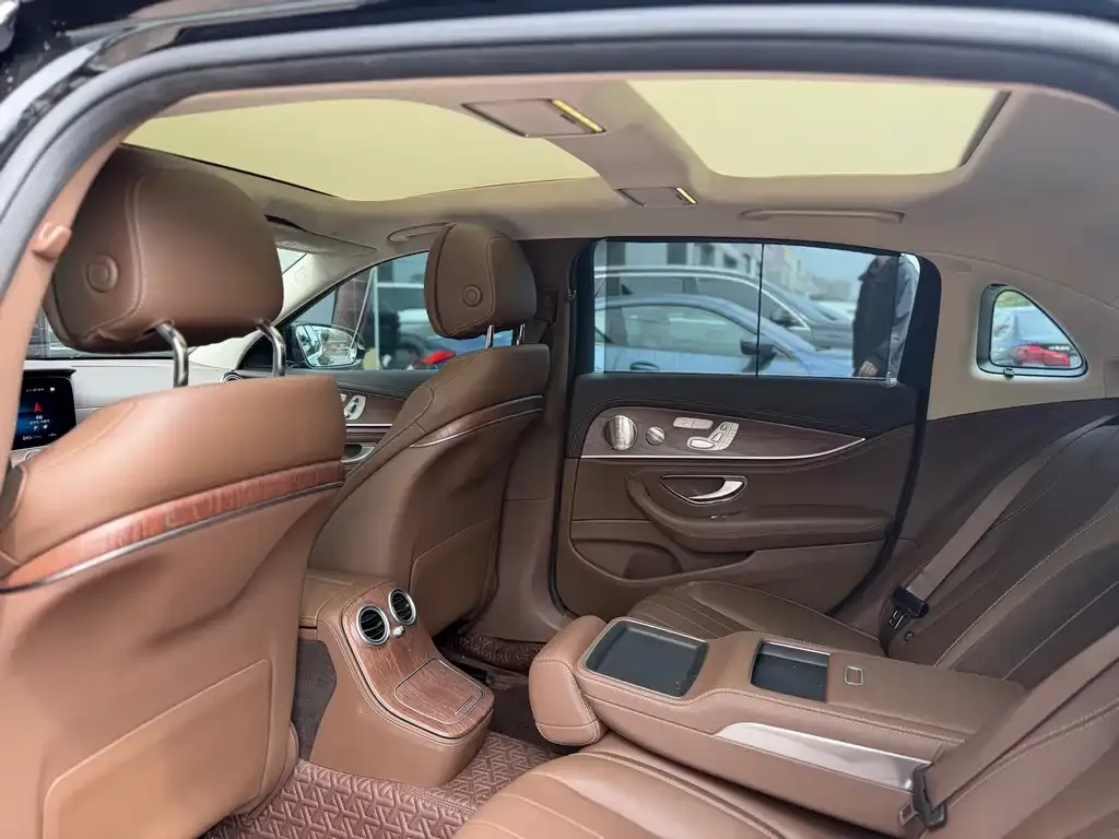 Mercedes-Benz E-Class 2023 из CN, фото 7
