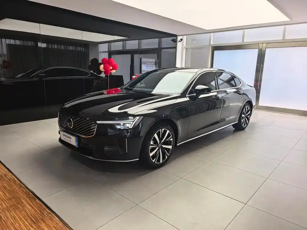 Volvo S90 — фото 1