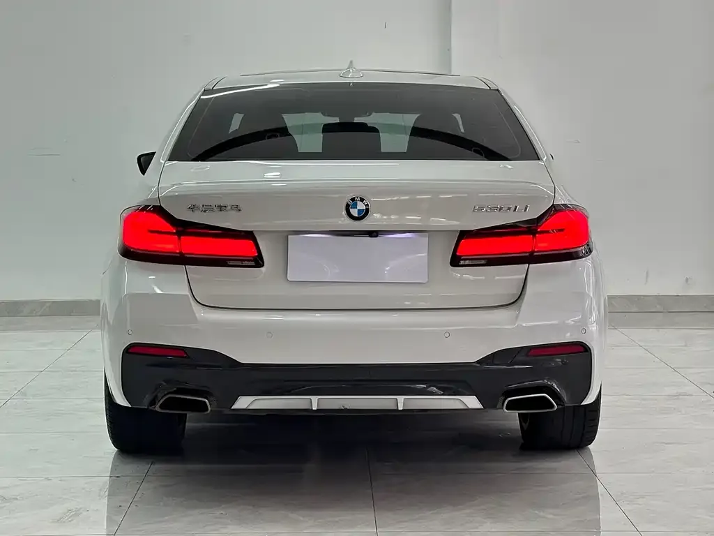 BMW 5 Series — фото 6