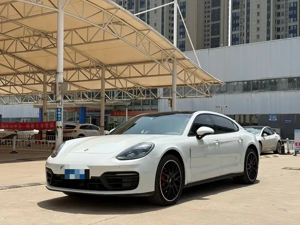 Porsche Panamera — фото 1