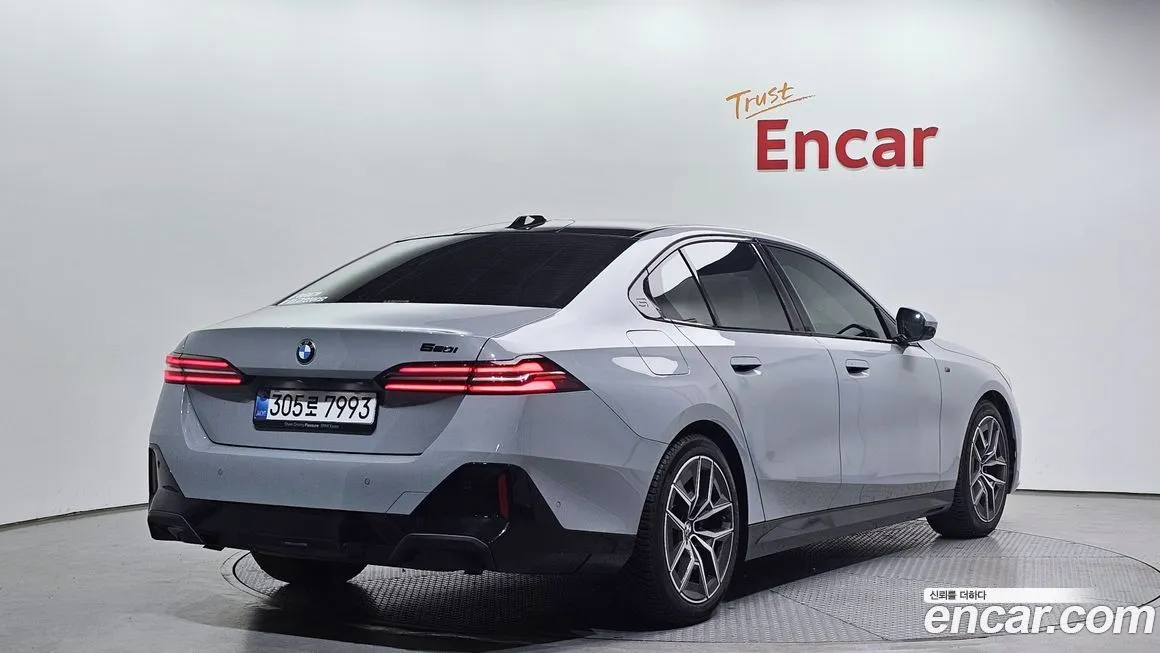 BMW 5-Series 2025 из KR, фото 5