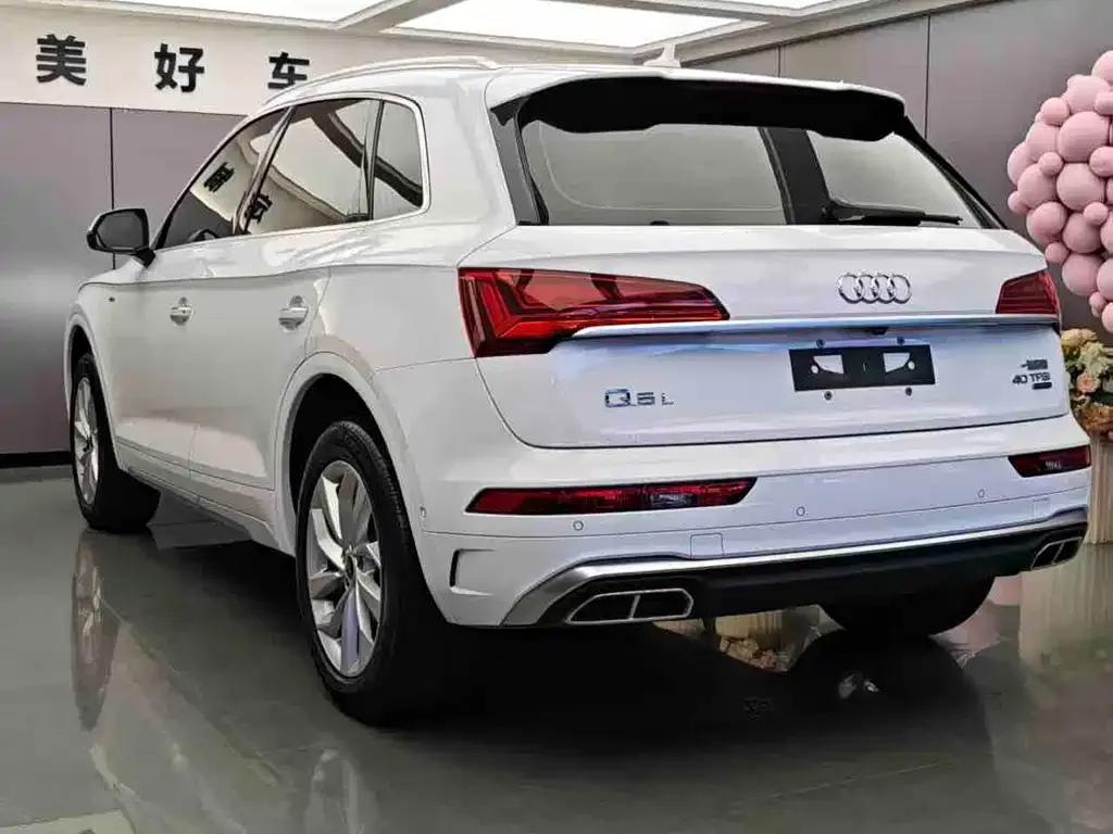 Audi Q5L — фото 3