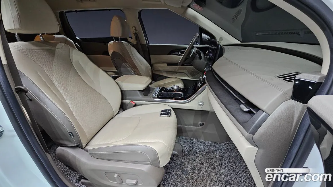 Kia Carnival — фото 10