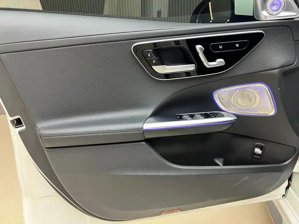 Mercedes-Benz C-Class 2024 из CN, фото 3