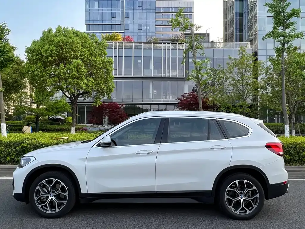 BMW X1 — фото 10