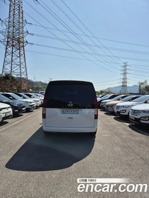 Hyundai Staria — фото 2