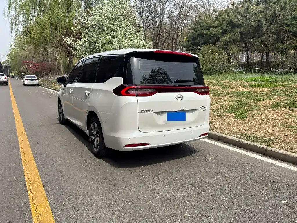GAC Motor Trumpchi M6 — фото 10