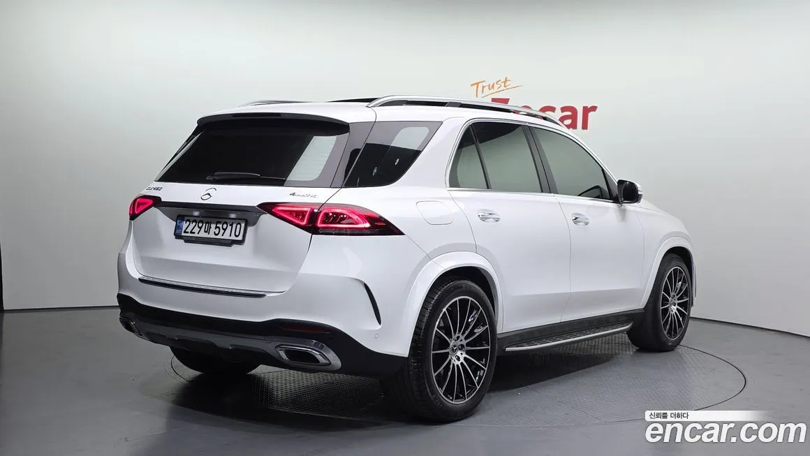 Mercedes-Benz GLE-Class — фото 10