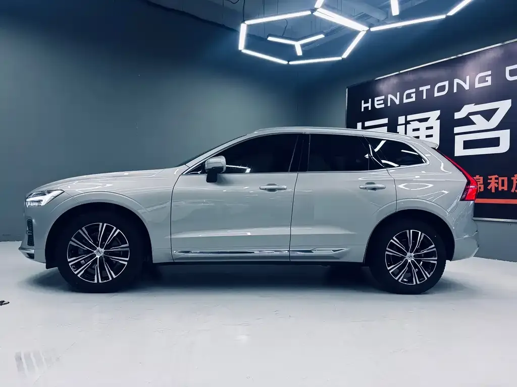 Volvo XC60 — фото 3