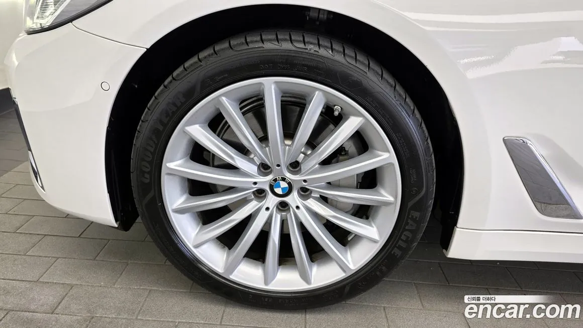 BMW 5-Series 2023 из KR, фото 8