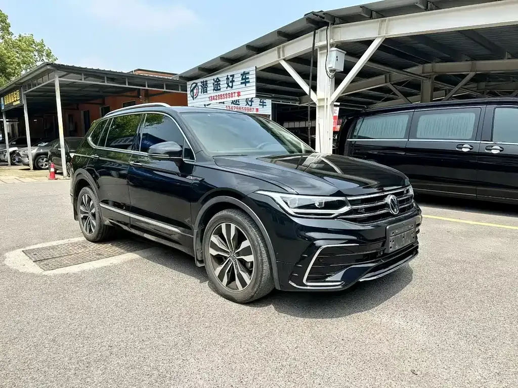 Volkswagen Tiguan L — фото 6