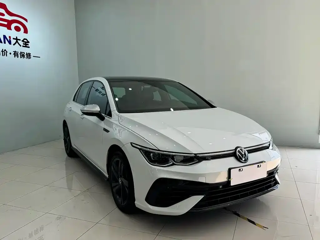 Volkswagen Golf 2023 из CN, фото 2