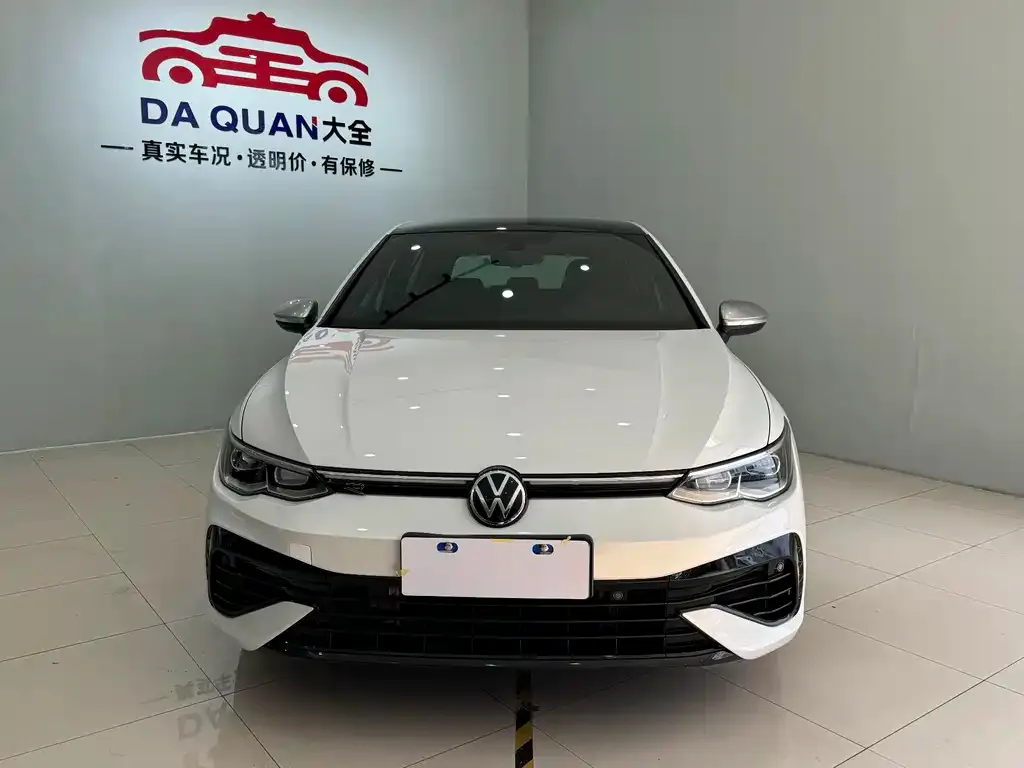 Volkswagen Golf 2023 из CN, фото 10