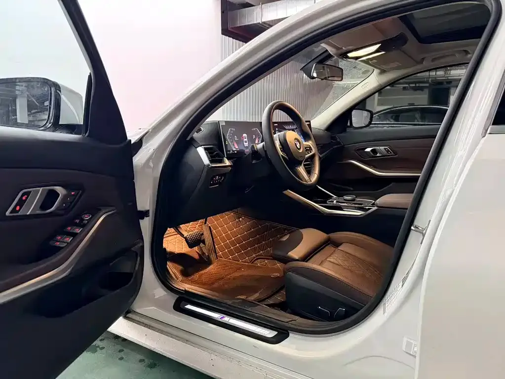 BMW 3 Series 2024 из CN, фото 8