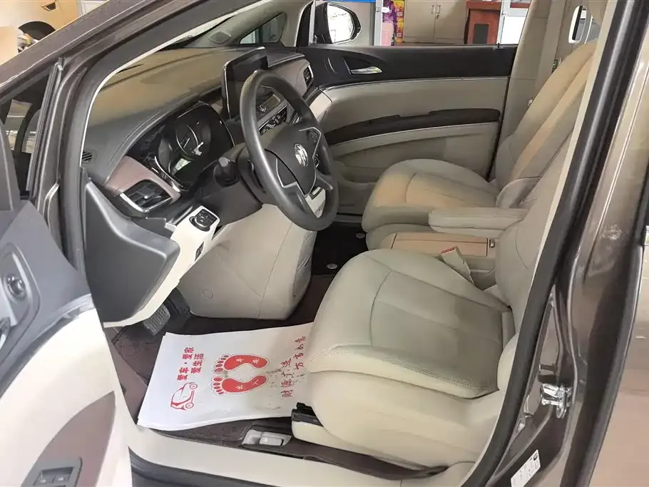 Buick GL8 2025 из CN, фото 2