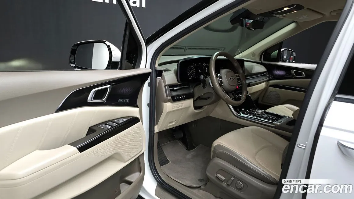 Kia Carnival — фото 10