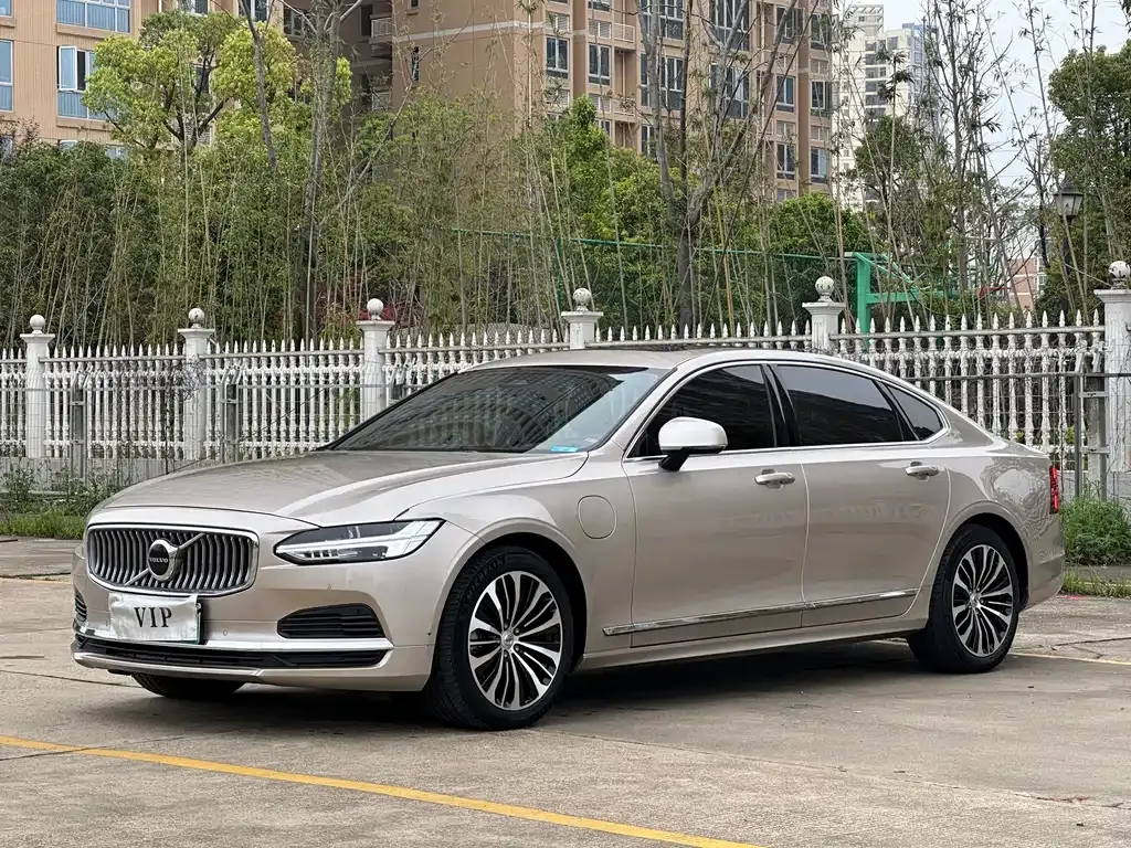 Volvo S90 PHEV 2025 из CN, фото 1