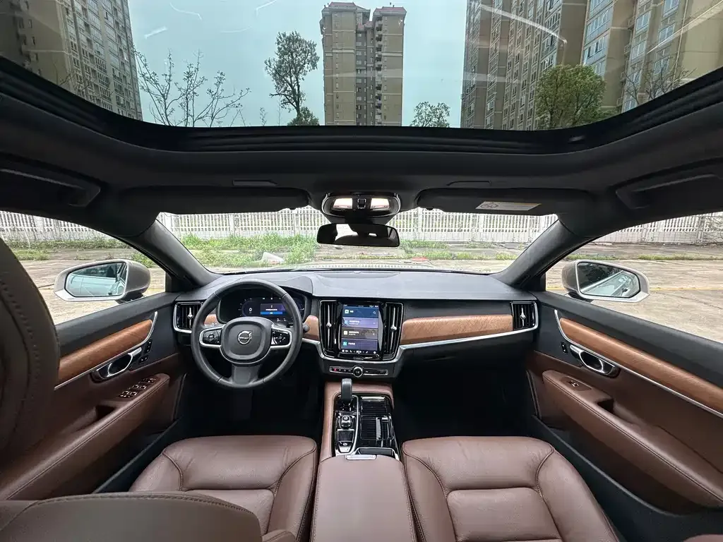 Volvo S90 PHEV 2025 из CN, фото 4