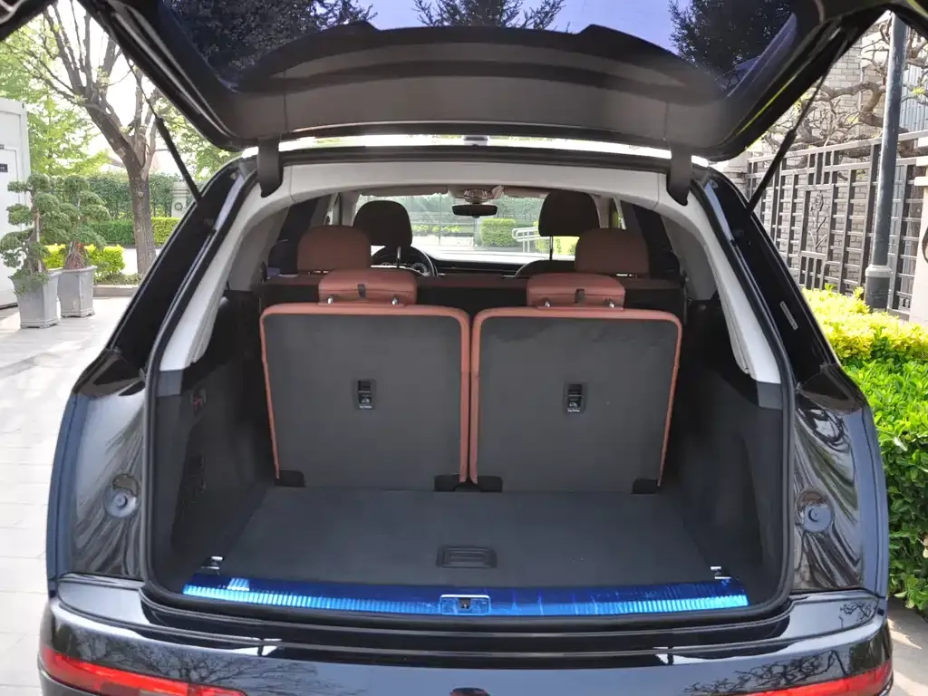 Audi Q7 2021 из CN, фото 8