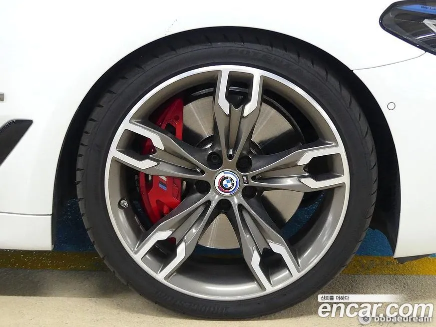 BMW 5-Series 2023 из KR, фото 2