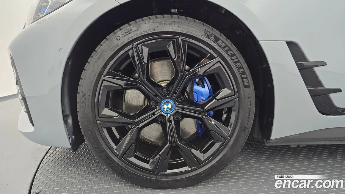 BMW i4 2023 из KR, фото 8