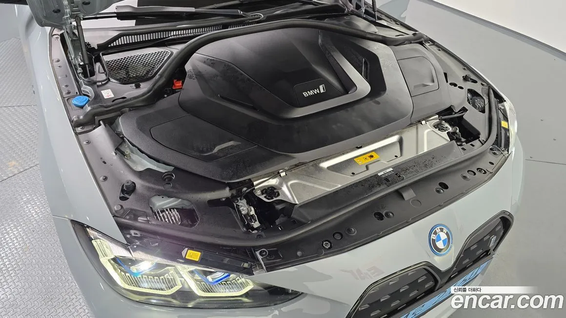 BMW i4 2023 из KR, фото 7