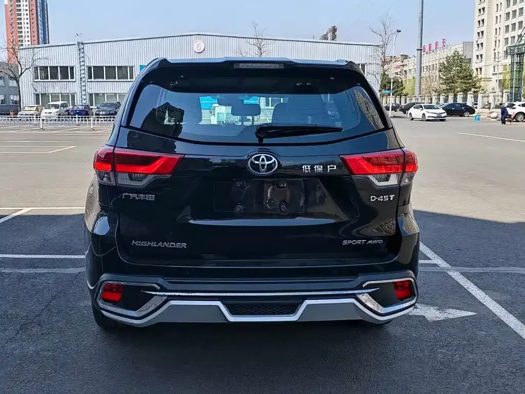 Toyota Highlander — фото 4