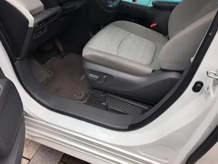 Toyota Sienna — фото 9