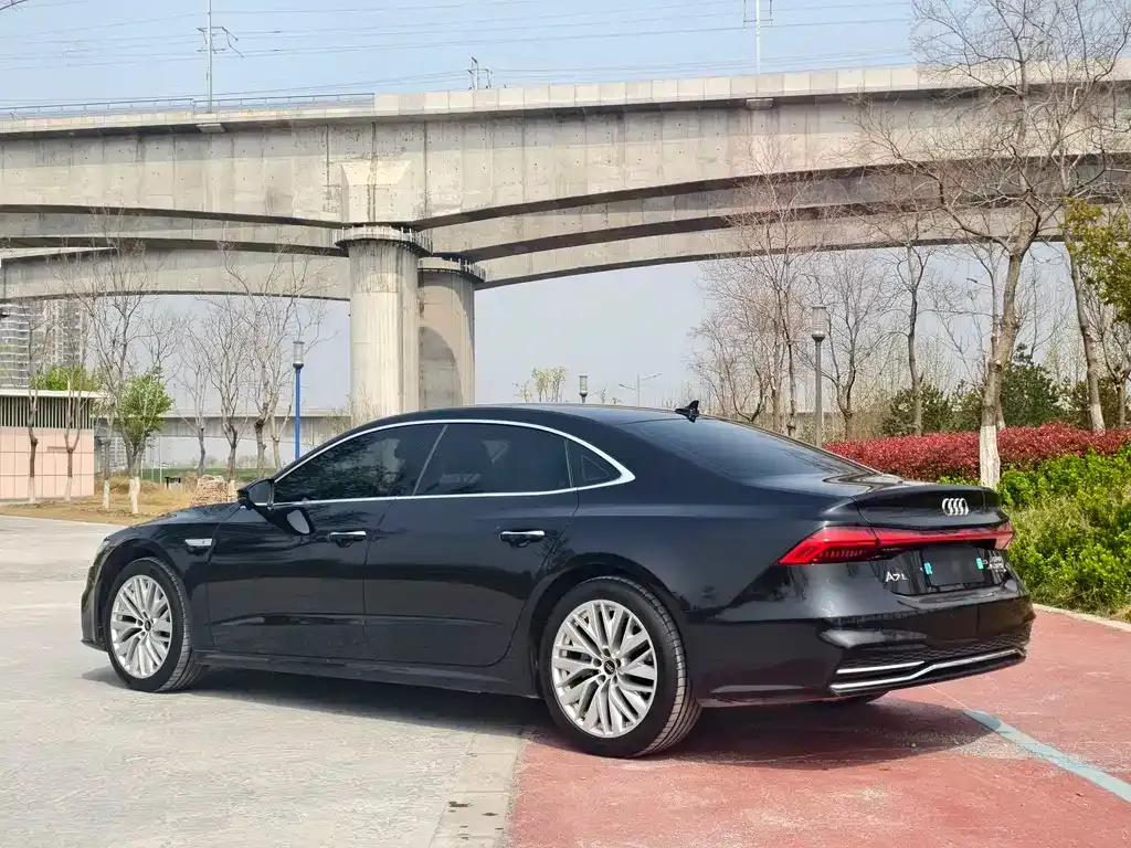 Audi A7L 2023 из CN, фото 4