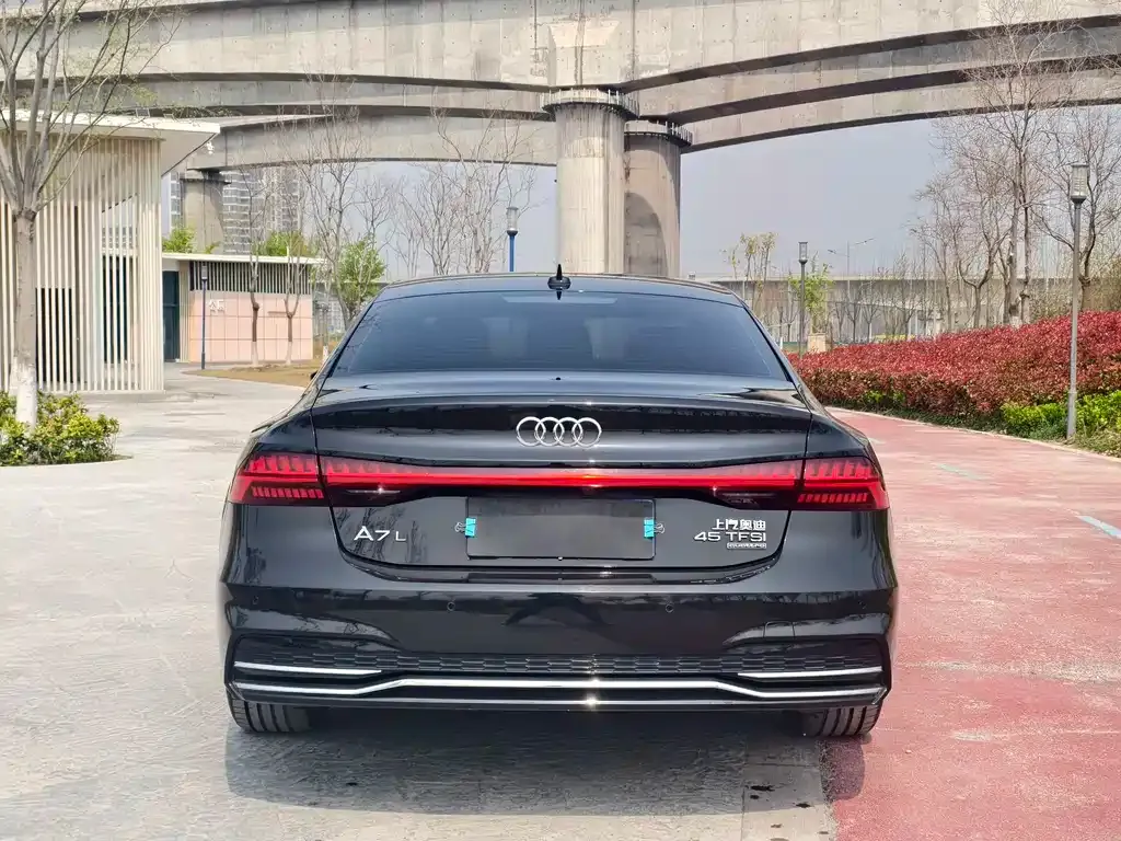 Audi A7L 2023 из CN, фото 3