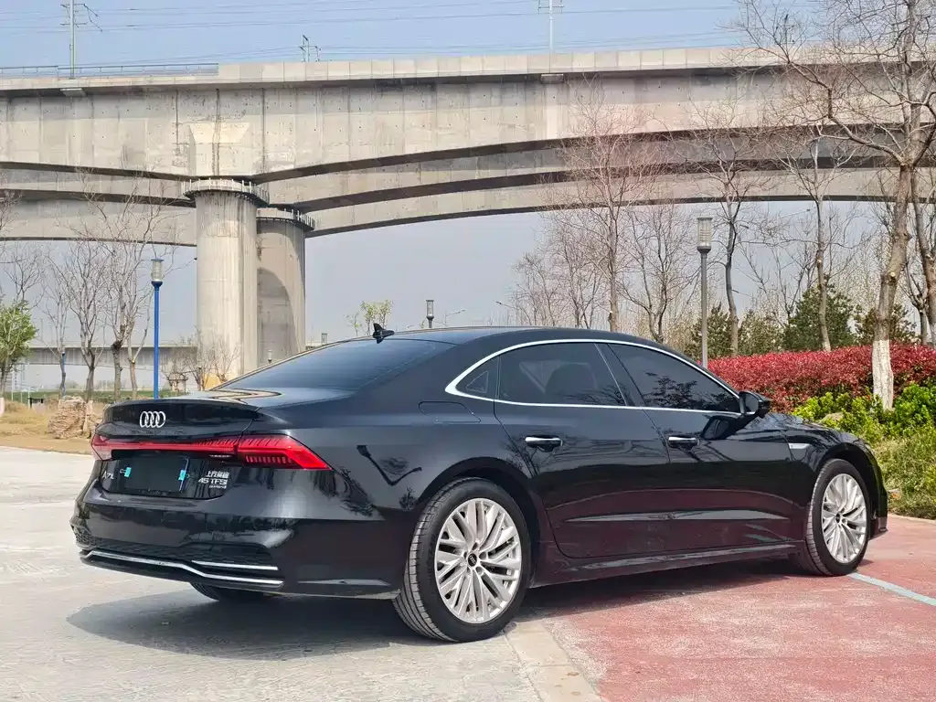 Audi A7L 2023 из CN, фото 10