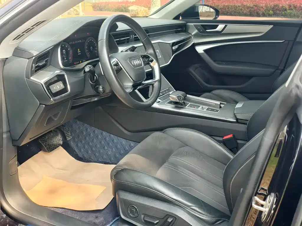 Audi A7L 2023 из CN, фото 6