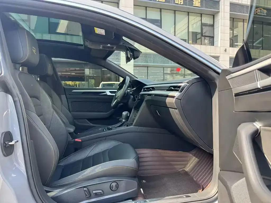 Volkswagen CC 2023 из CN, фото 4