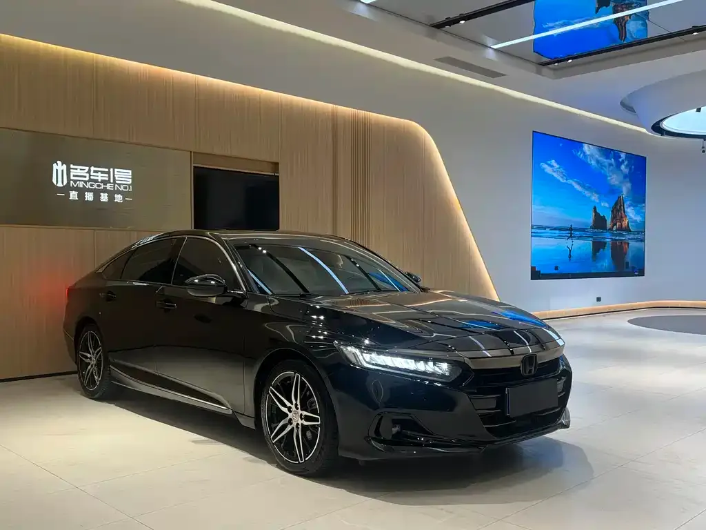 Honda Accord — фото 10
