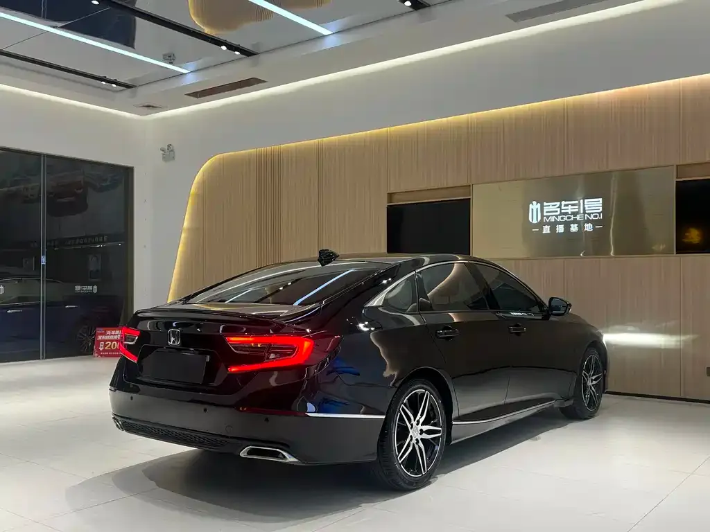 Honda Accord — фото 2