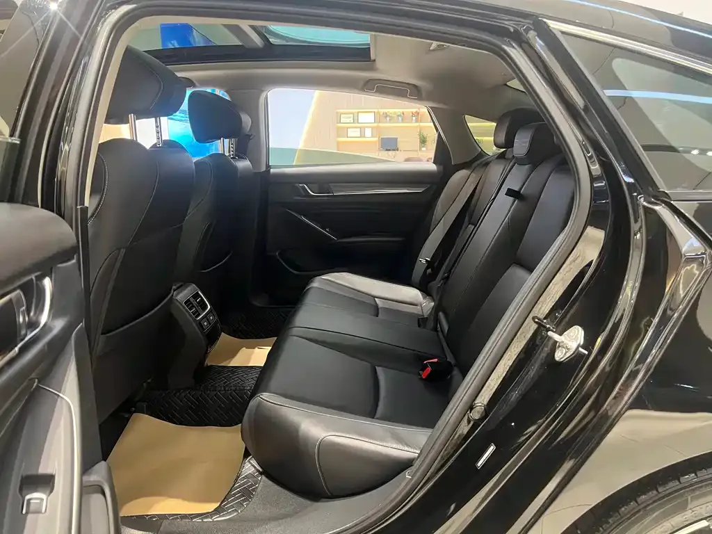 Honda Accord — фото 5