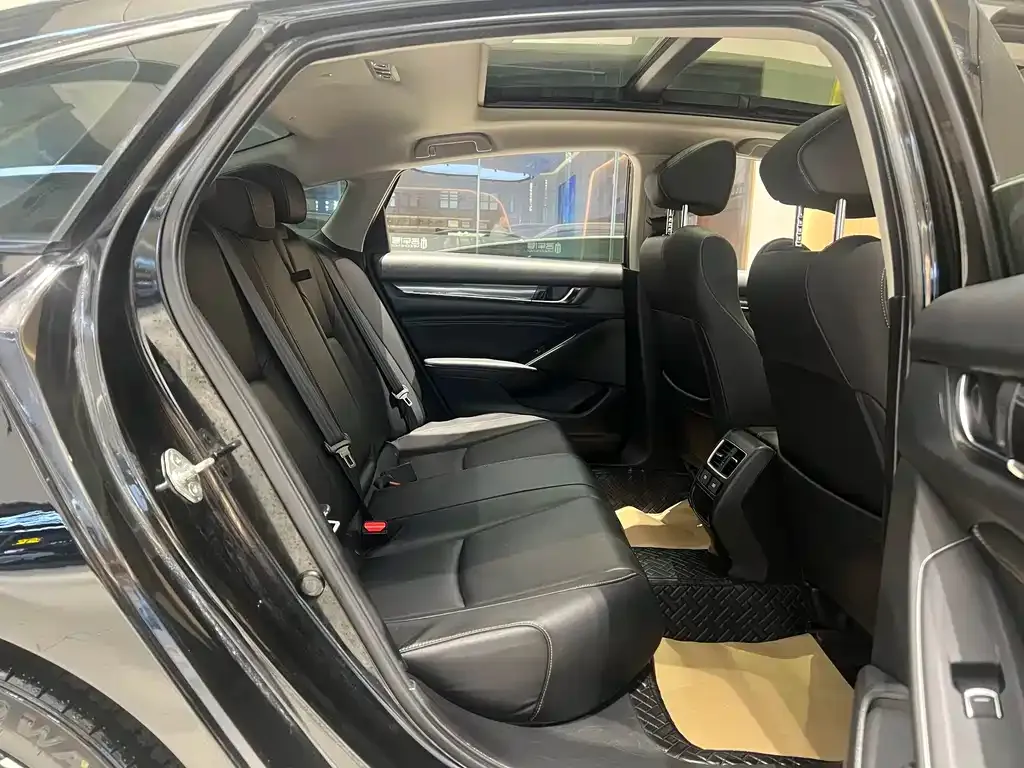 Honda Accord — фото 3