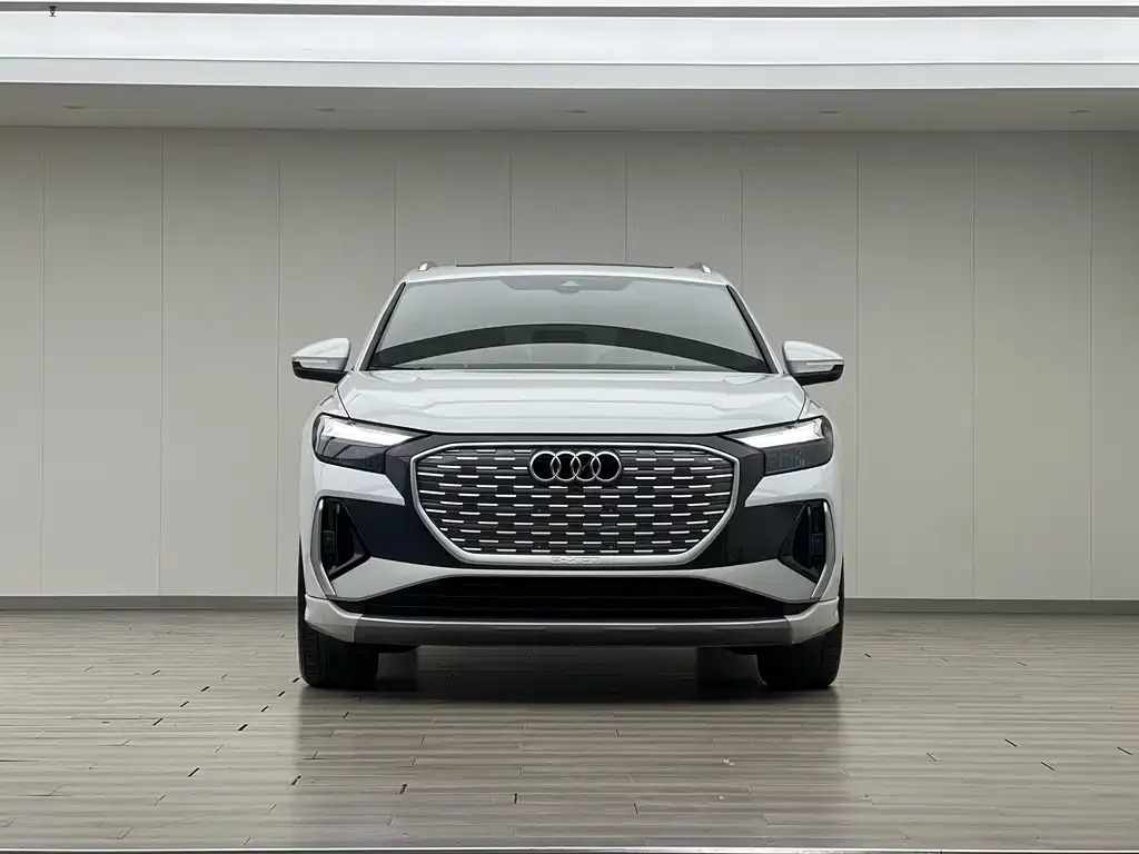 Audi Q4 e-tron — фото 2