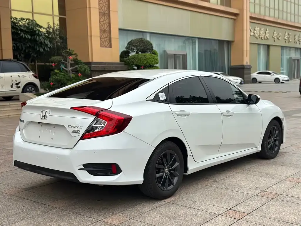 Honda Civic — фото 5