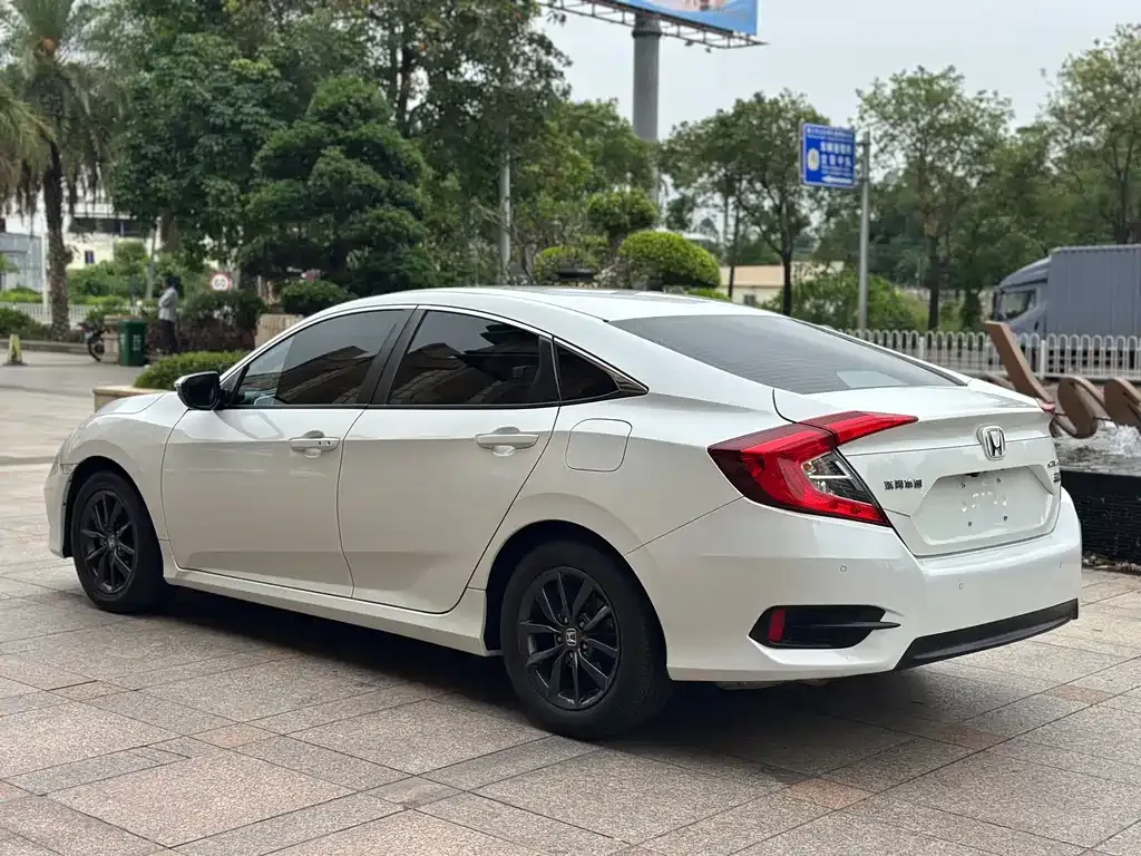 Honda Civic — фото 6