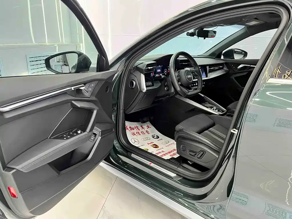 Audi A3 2023 из CN, фото 9